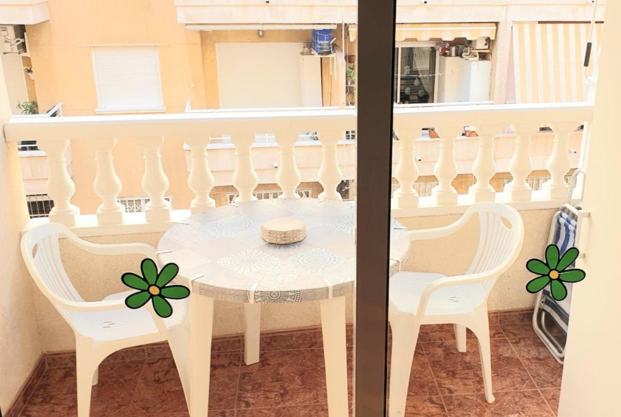 Apartamento Los Gases Torrevieja Exterior foto